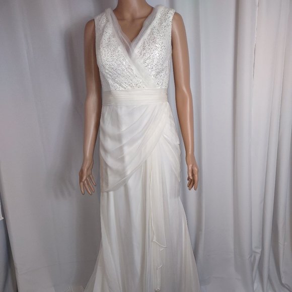 Davids Bridal Galina Signature Ivory chiffon sheath wedding gown size 6 - Picture 1 of 13